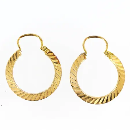 Örhängen ca 22mm, bredd ca 2mm, 18K Vikt: 1,8 g
