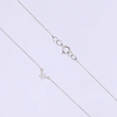 Halscollier med diamanter 5x ca 0,01ct 40cm bredd 0,8-4mm vitguld 18K Vikt: 1 g
