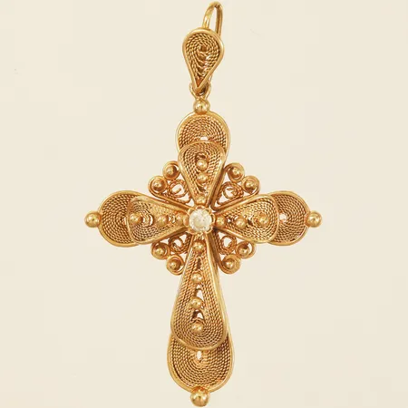 Hänge krucifix längd 45mm, bredd 22,5mm 14K  Vikt: 2,6 g