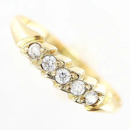 Ring med stenar stl:17¼, bredd ca 3,5mm, 14K Vikt: 1,5 g
