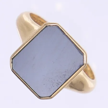Klackring med svart sten stl 20 bredd 3-19mm svenska stämplar 1964 gravyr bruksslitage 18K Vikt: 6,7 g