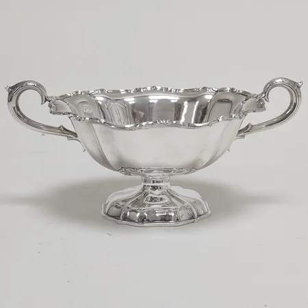 Sockerskål, höjd ca 7cm, bredd ca 18cm, finska stämplar, 813/1000 silver Vikt:138,8g Vikt: 138,8 g