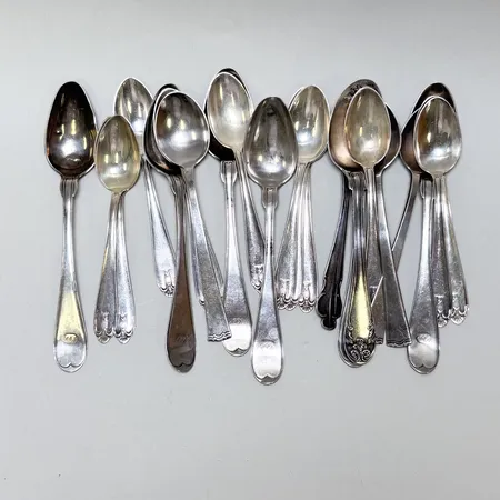Diverse kaffeskedar gravyrer 830/1000 Silver 295,7g.