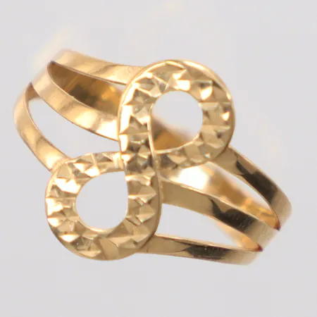 Ring stl. 18½, 14K Vikt: 2,5 g Skickas med postpaket.