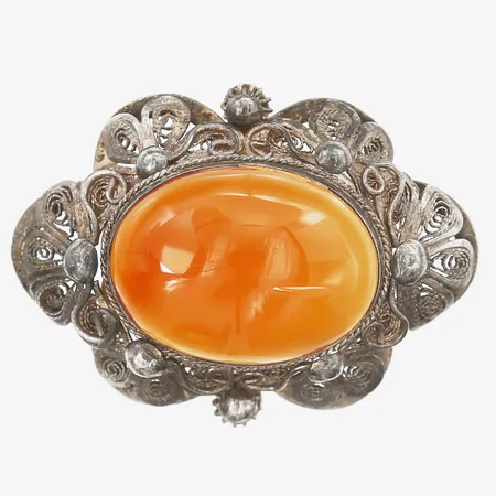 Brosch med orange sten och filigranarbete, längd 42mm, bredd 31mm, silver 925/1000 Vikt: 12,2 g