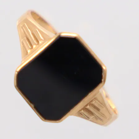 Ring svart sten stl:20¾, ojämn skena, 18k Vikt: 2,8 g