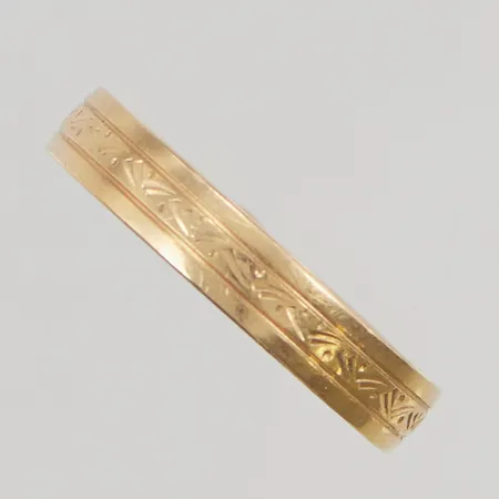 Ring stl:20 bredd 4mm gravyr 18K 3,5g.