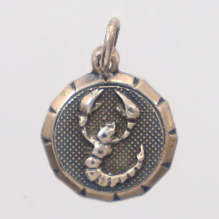 Hänge Skorpion längd 20mm, bredd 13,7mm, silver 830/1000 Vikt: 2,3 g