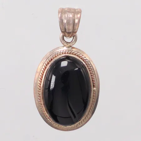 Hänge längd 3,5cm, bredd 17,2mm, svart sten, silver 830/1000 Vikt: 4,8 g