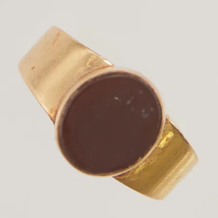 Ring med brun sten stl:18 bredd 12mm 18K 5,8g.