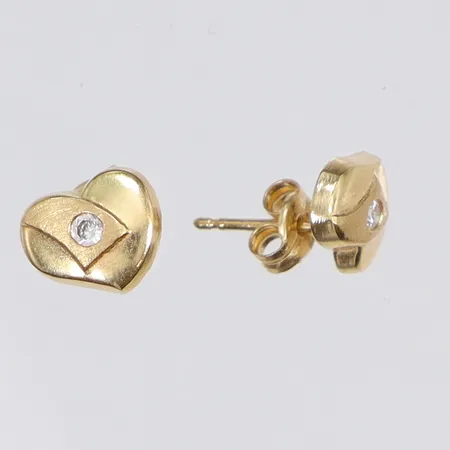 Ett par örhängen med vita stenar, 11x8mm, 18K Vikt: 0,8 g