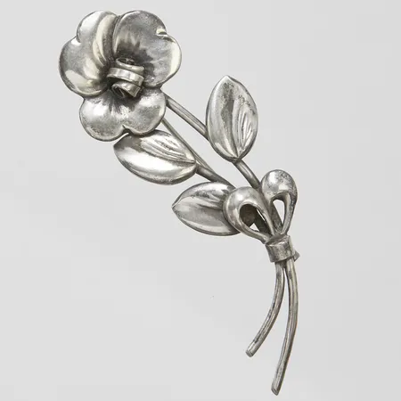 Brosch blomma, längd ca 7cm, slitna stämplar, 830/1000 silver Vikt: 7,6g Vikt: 7,6 g