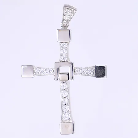 Hänge kors med vita stenar längd 7cm bredd 4,5cm nedre del rörlig silver 925/1000 Vikt: 23,8 g