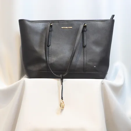 Väska Michael Kors 46x27cm, bruksslitage, inga tillbehör 