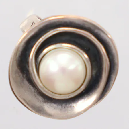Ring stl. 18, pärla Ø9,4mm, silver 925/1000 Vikt: 12,2 g