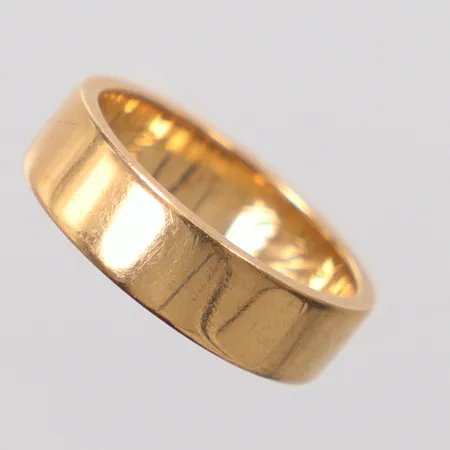 Ring slät stl. 16, gravyr, 18K Vikt: 5,5 g