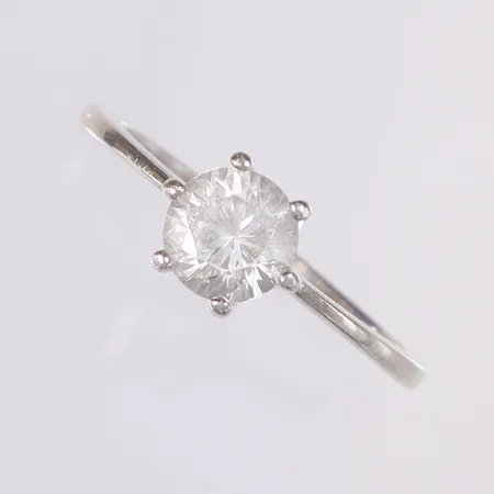 Ring med vit sten, stl: 16¾, silver 925/1000 Vikt: 1,7 g