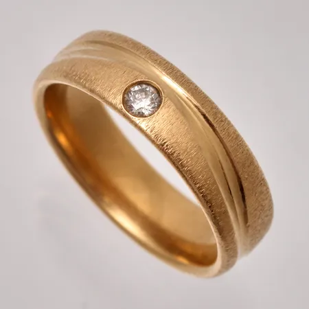Ring stl:18 bredd 5,9mm, 1st diamant, 0,07ct, Schalins, 18K, 8,23g.