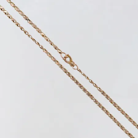 Kedja längd 58,5cm bredd 2,4mm 14K.  Vikt: 6,5 g