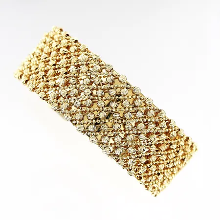 Armband Ø55mm bredd 21mm, defekt dekor, 18K  Vikt: 33,4 g