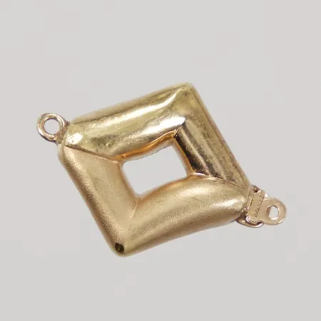 Pärllås 23,8mm, bredd 14mm, bucklig, 18K Vikt: 1,6 g