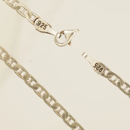 Kedja längd 55cm bredd 3,1mm saknar bindögla 925/1000 silver Vikt: 8,4 g