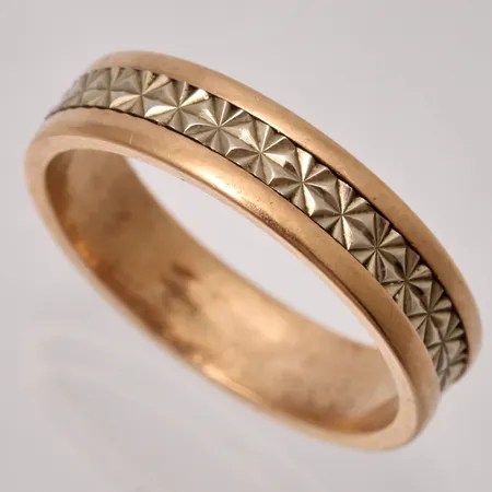  Ring stl:17¾ bredd 4,8mm, Flemming Uziel AB, 18K guld/vitguld, 4,78g.