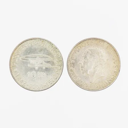 Två mynt 10kr Gustaf VI Adolf år 1972, Plikten framför allt, Ø32mm, silver 830/1000 Vikt: 36,2 g