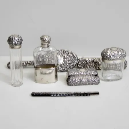 Vintage hår och parfym set från Drew & son, London, sent 1800-tal, 925/1000, spritflaskan har ett B graverat, total vikt 509,63g.