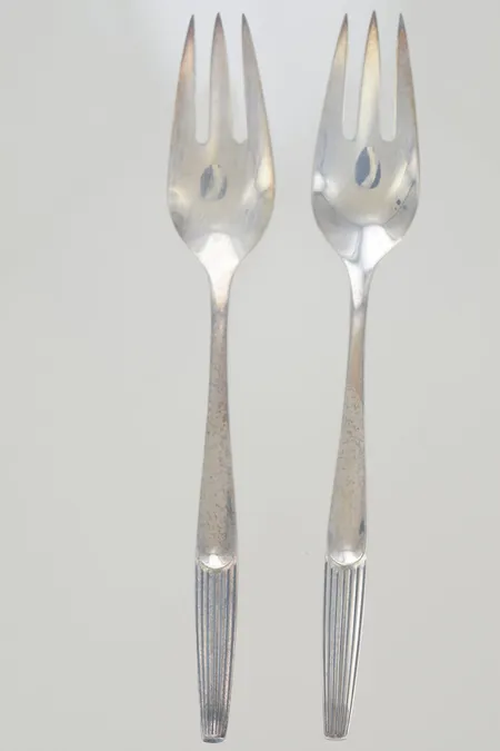 2st dessert gafflar längd 14 cm, silver 830/1000 Vikt: 40,7 g