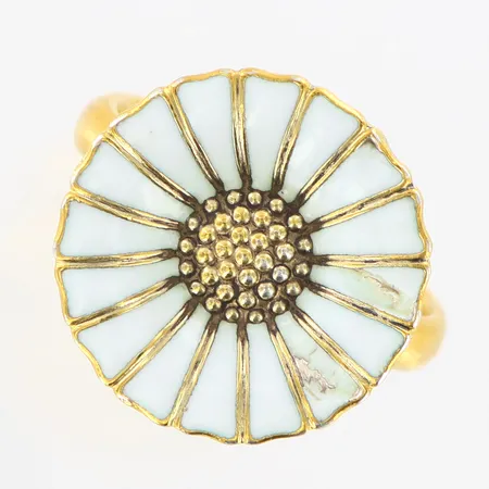Ring Georg Jensen "Daisy" stl:17¾ bredd 18mm förgylld, vit emalj, 925/1000 Silver  Vikt: 4,8 g