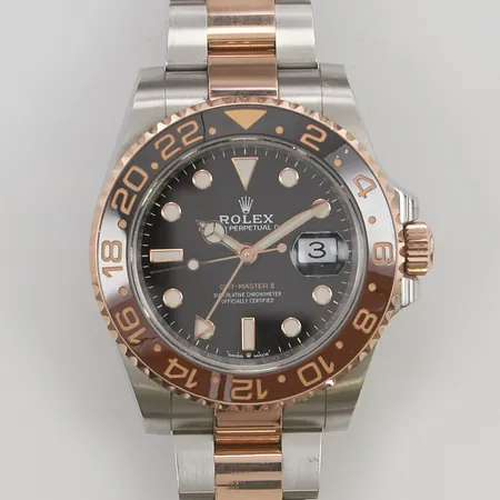 Herrur Rolex Oyster Perpetual GMT-Master II, stål/roséguld, automat, ref-nr:126711CHNR, serienr:3D599535, boettnr:2520, verknr:868NA721, 40mm, kaliber: 3285, oysterlänk i stål/roséguld, certifikat Nymans Ur daterat 06-12-2019, tag, manual, box, ytterkartong.