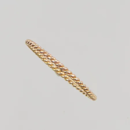 Ring stl:15¾ bredd 1mm skev 18K 0,6g.