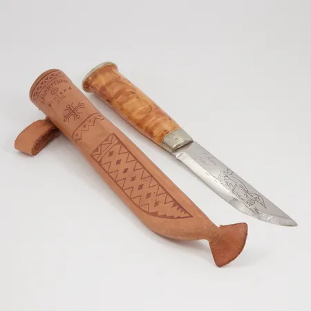 Lappkniv Marttiini 230, totala längd 25cm, bladlängd 11cm, skaft i björk, läderfodral.