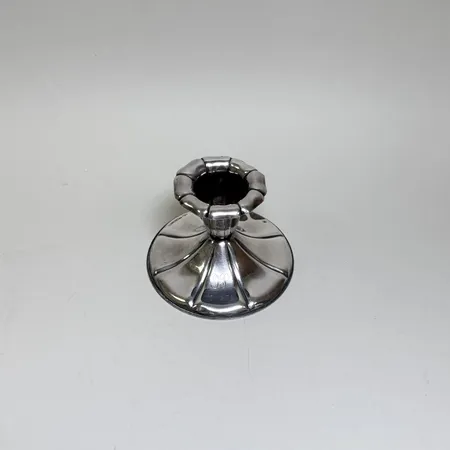 Ljusstake höjd ca 5,5cm, metallbotten, gravyr 830/1000 Silver bruttovikt 74,8g.