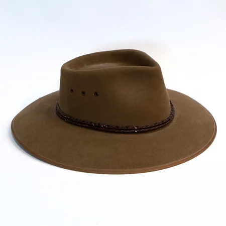 Cowboy hat, pure fur felt, läderdetaljer, innermått Øca57cm, bra begagnat skick
