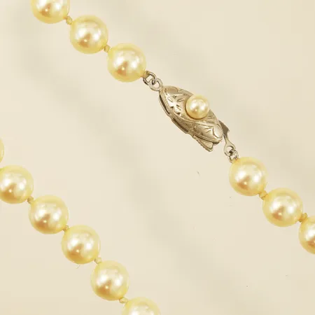 Pärlcollier med imitationspärlor längd 42cm Ø7mm, lås i 925/1000 silver Vikt: 0 g