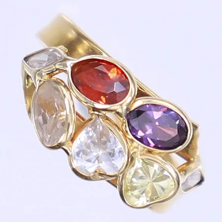 Ring med färgade stenar stl: 17¾ bredd 3-9mm 18K Vikt: 2,4 g