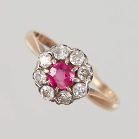 Ring med stenar stl 18½, klippt skena/ av, 18K Vikt: 2,5 g