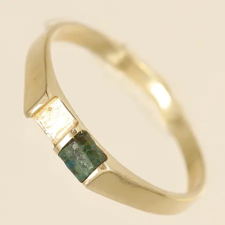 Ring med malakit stl:18½, saknar sten, 14K  Vikt: 1,9 g