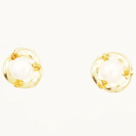 Ett par örhängen med pärlor Ø8,5mm, 18K Vikt: 0,9 g