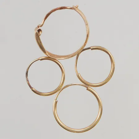 Diverse guld defekt 18K 0,7g.