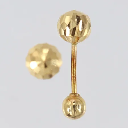 Ett par örhängen Ø7mm 18K.  Vikt: 1,7 g