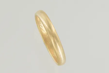 Ring stl:19¾ bredd 3 mm, graverad 20K Vikt: 3,3 g