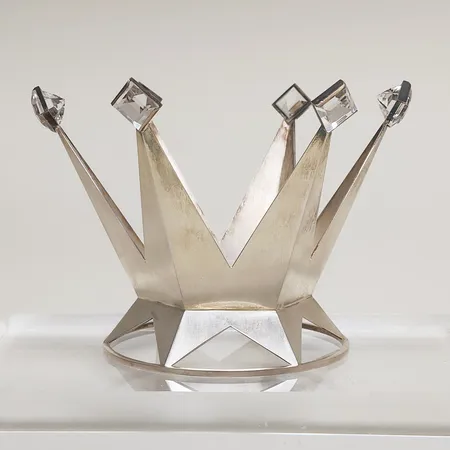 Brudkrona Wiwen Nilsson, bergkristaller, Ø80mm, höjd ca  90mm, små nagg på bergkristallerna, tillpassat etui, 925/1000 silver Vikt: 105,4g Vikt: 105,4 g