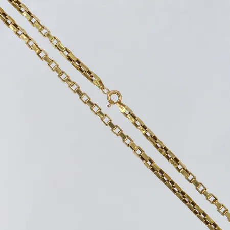 Kedja Venezia längd 53cm bredd 3,1mm bucklig ihålig 18K.  Vikt: 11,7 g