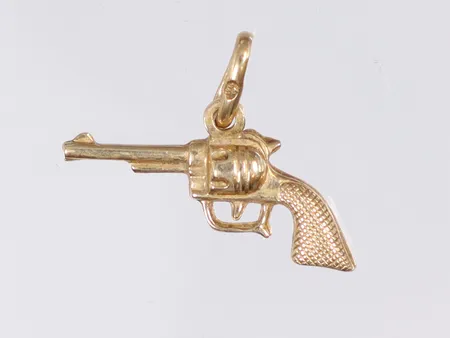 Hänge i form av Revolver 17x18mm 18K Vikt: 0,5 g