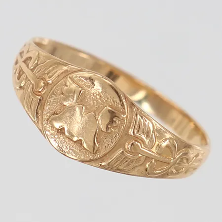 Ring med dekor, stl:17½ bredd 2-7,5mm gravyr 14K.  Vikt: 1,8 g