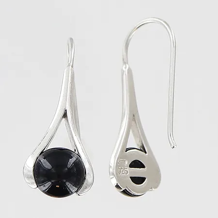 Örhängen 27x11mm, svart sten, krok, Guldfynd, silver 925/1000 Vikt: 3,3 g