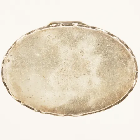 Dosa med lock längd 56mm bredd 39mm, trasigt gångjärn 830/1000 silver Vikt: 37,6 g
